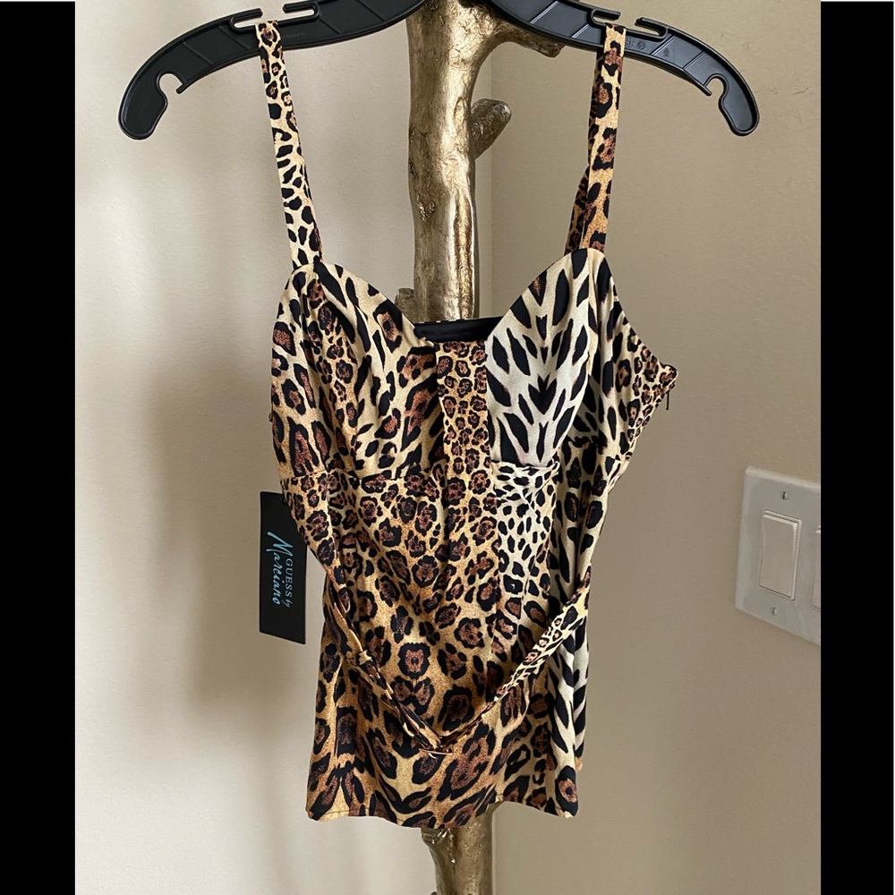 GUESS BY MARCIANO, LEOPARD PRINT STAPPY TOP
